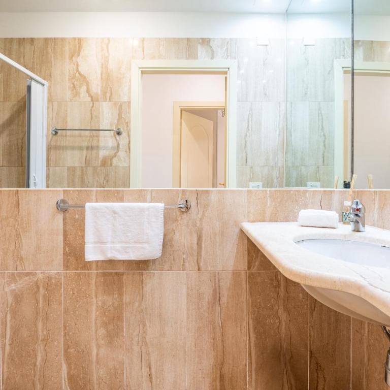 Appartamento Cagliari centro con vista sul porto - Appartamento con 2 Camere da Letto - 12