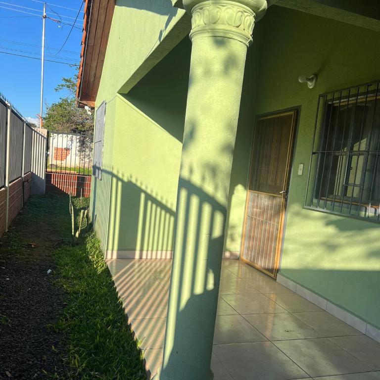 Casa Florida a 15 minutos de Encarnación - Three-Bedroom House - 10