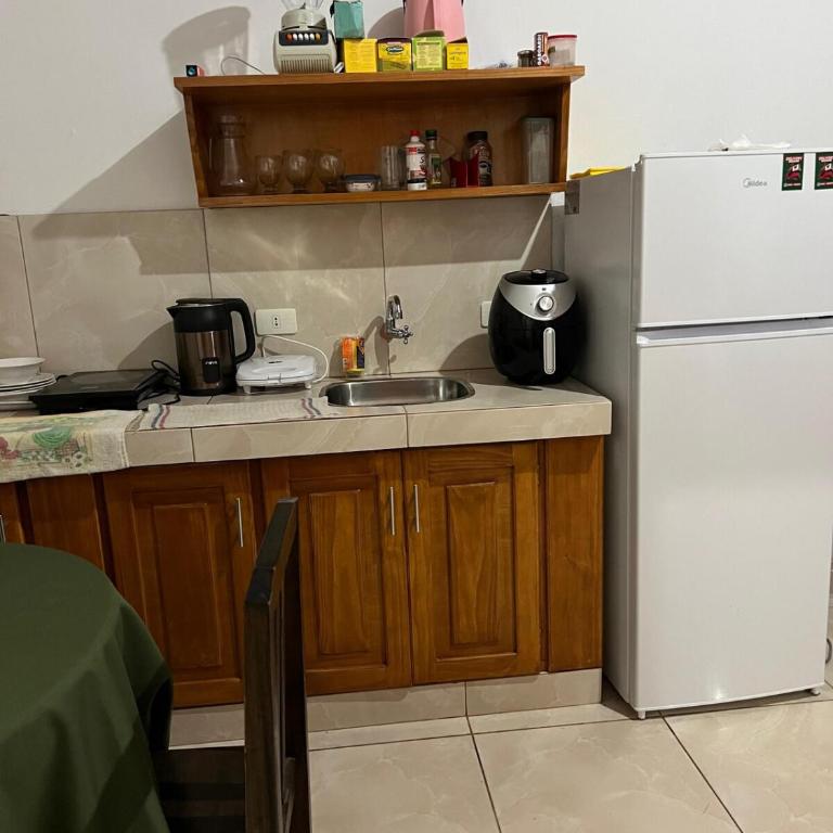 Casa Florida a 15 minutos de Encarnación - Three-Bedroom House - 5