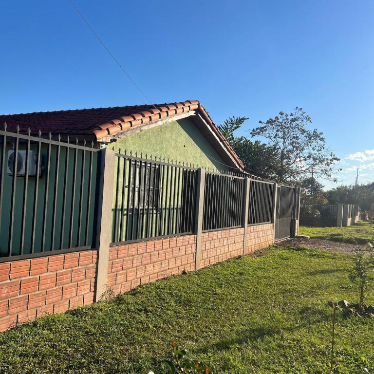 Casa Florida a 15 minutos de Encarnación - Three-Bedroom House - 11