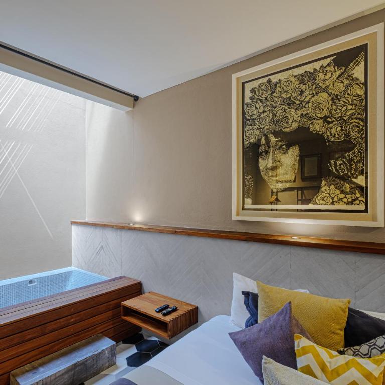 Hotel Criol - Suite with Hot Tub - 8