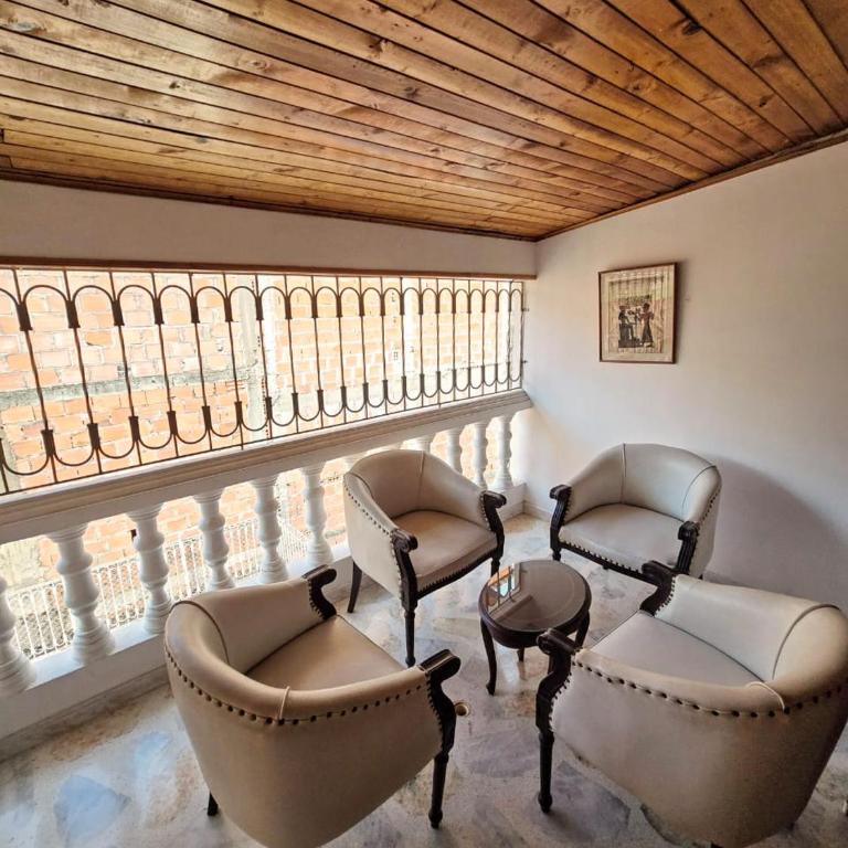 Villa Ceci - Piscina Privada 24 horas - Three-Bedroom House - 9
