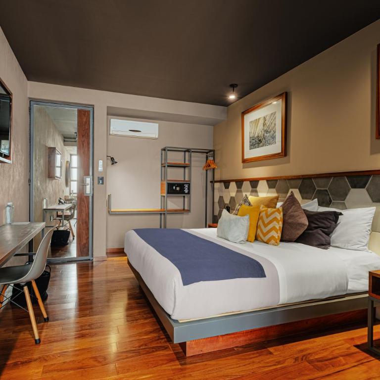Hotel Criol - Deluxe King Room - 2