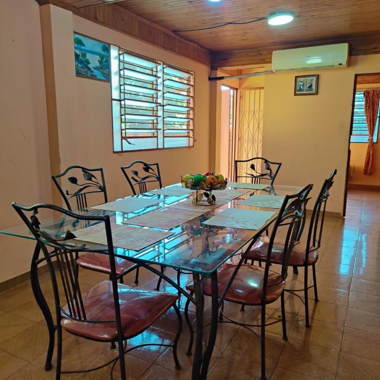 Casa Amplia en Encarnación disponible WRC - Three-Bedroom Apartment - 8