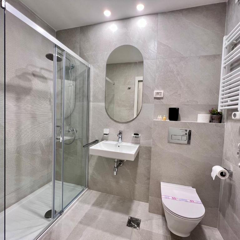 White Homes Apartments • Central Point - One-Bedroom Premium Apartment - 2