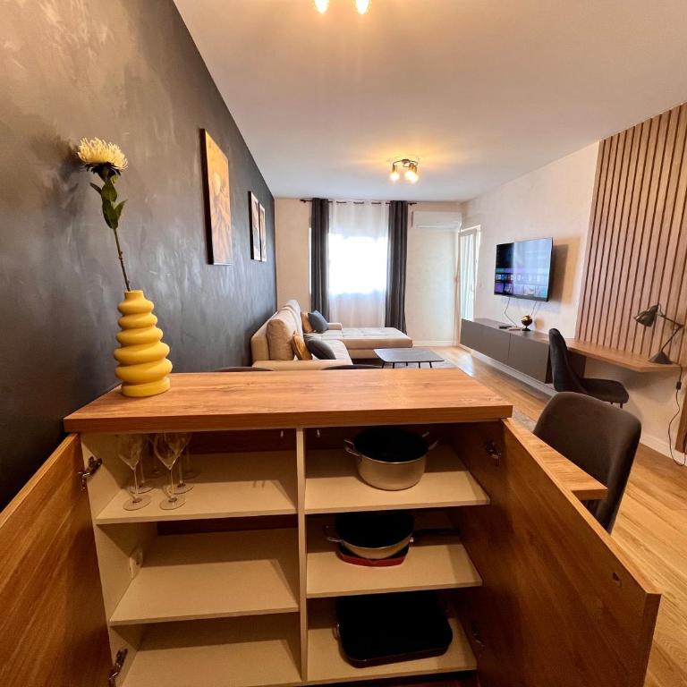 White Homes Apartments • Central Point - One-Bedroom Premium Apartment - 6