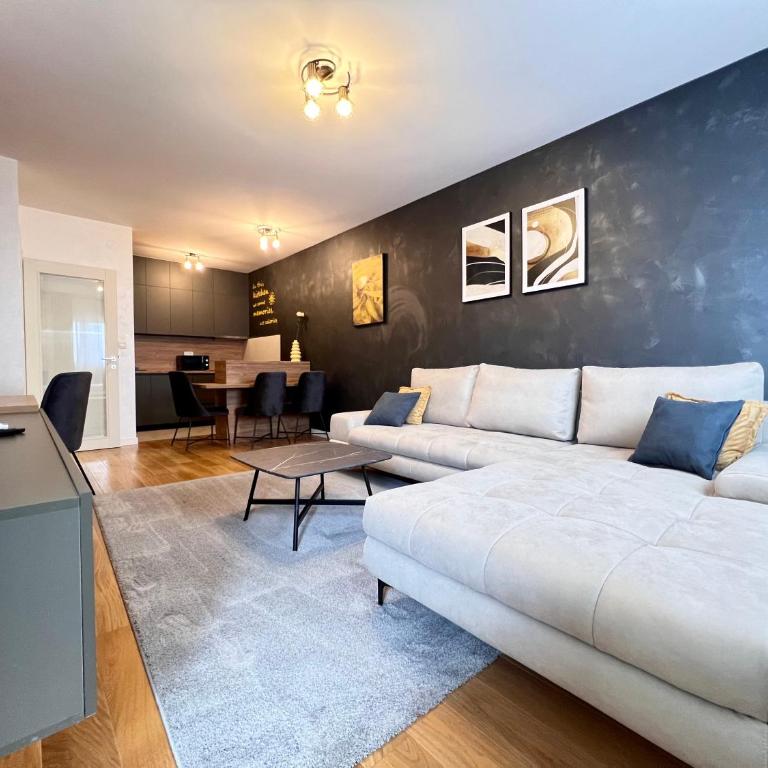 White Homes Apartments • Central Point - One-Bedroom Premium Apartment - 16