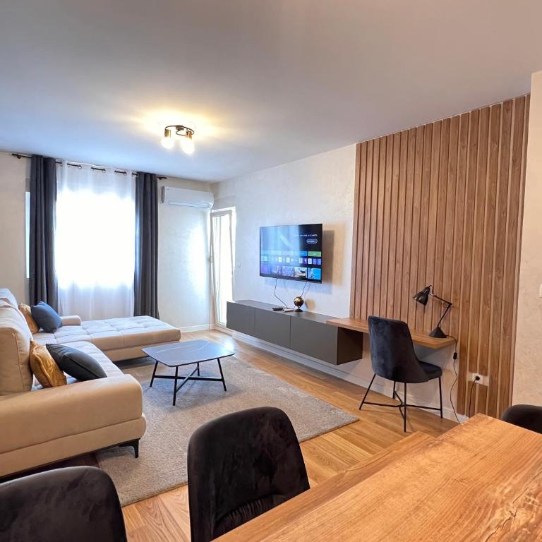 White Homes Apartments • Central Point - One-Bedroom Premium Apartment - 1
