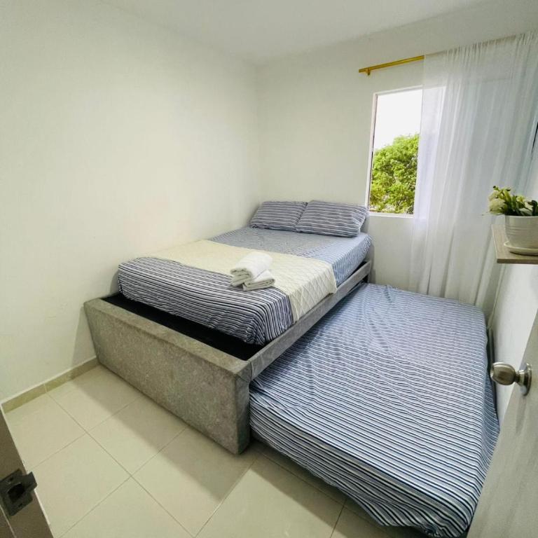 apartamento comodo con tres aires - Three-Bedroom Apartment - 2