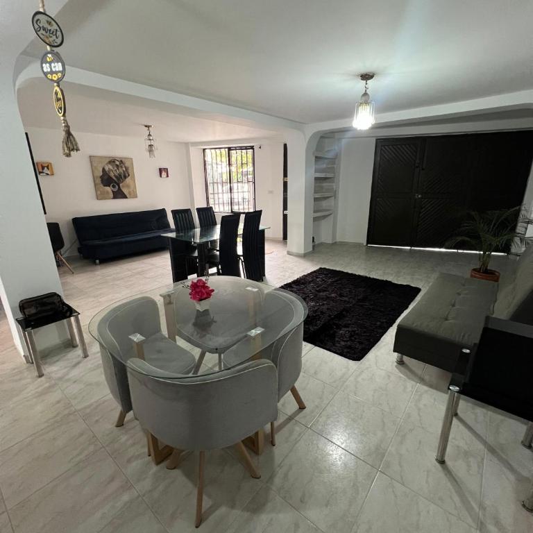 Hostal Comunidad HBT - Double or Twin Room with Mountain View - 1