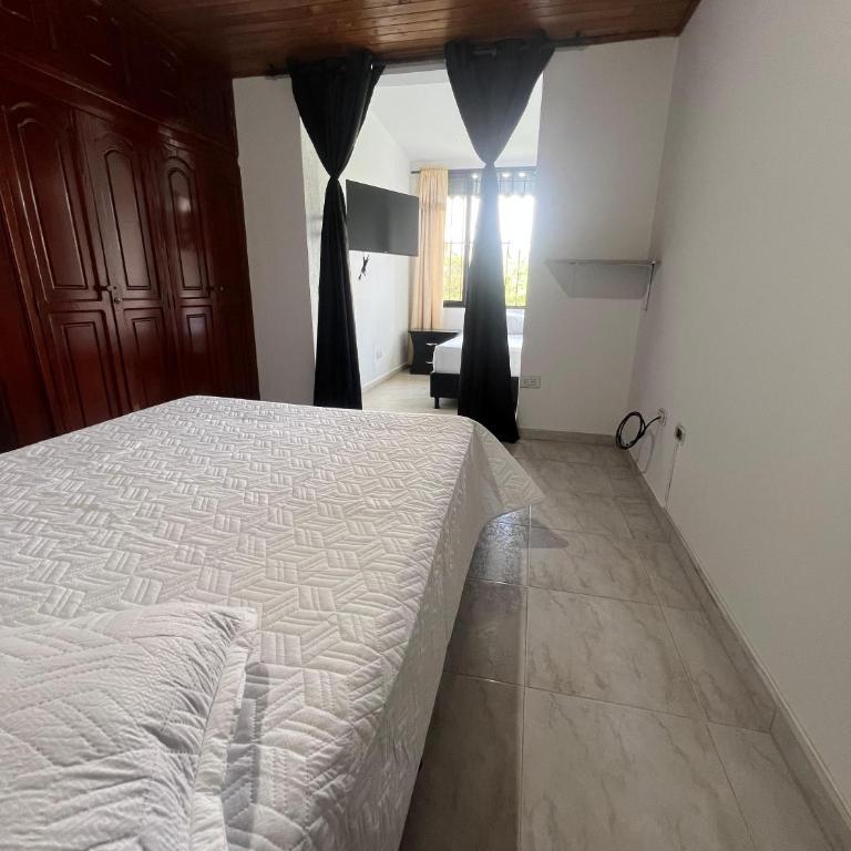 Hostal Comunidad HBT - Double or Twin Room with Mountain View - 4