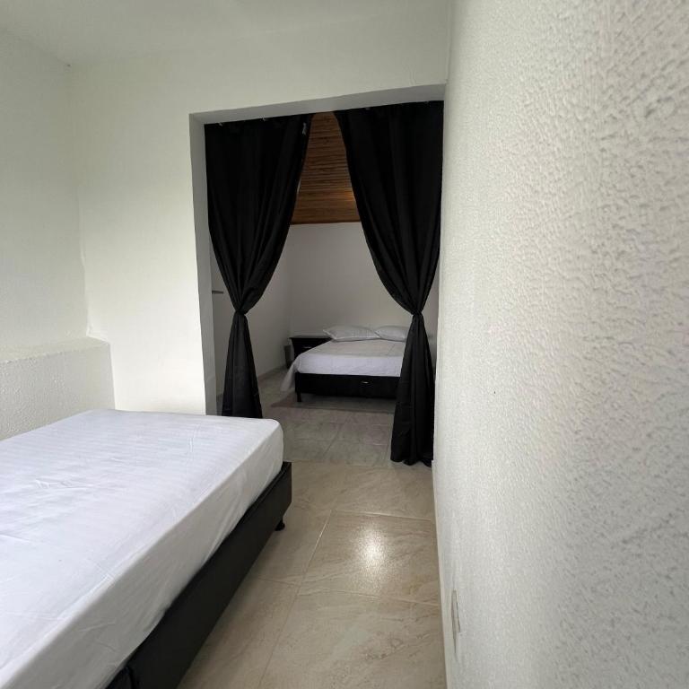 Hostal Comunidad HBT - Double or Twin Room with Mountain View - 7