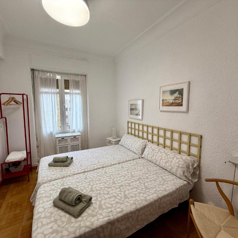 Apartamento Único en Plaza del Pilar - Three-Bedroom Apartment - 21