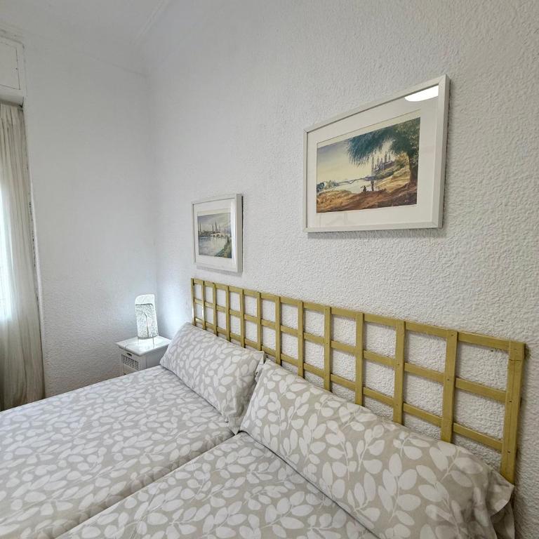 Apartamento Único en Plaza del Pilar - Three-Bedroom Apartment - 24