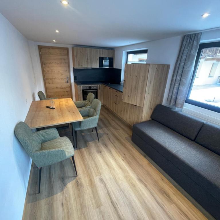 Hotel Edi - Apartment - 4