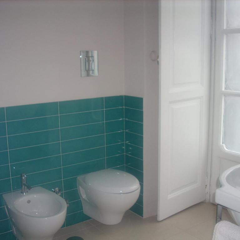 R&B Mezzocannone - Camera Tripla con Bagno Privato - 3