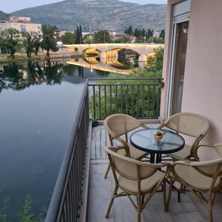 Trebisnjica - Apartman s 1 Spavaćom Sobom i Pogledom na Reku - 1