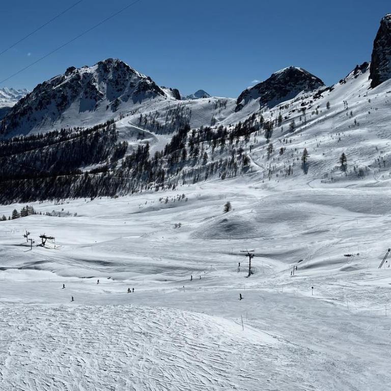 Hébergement 4 étoiles Accès Pied des Pistes en Navette Gratuite - Maison de Vacances 3 Chambres - 50