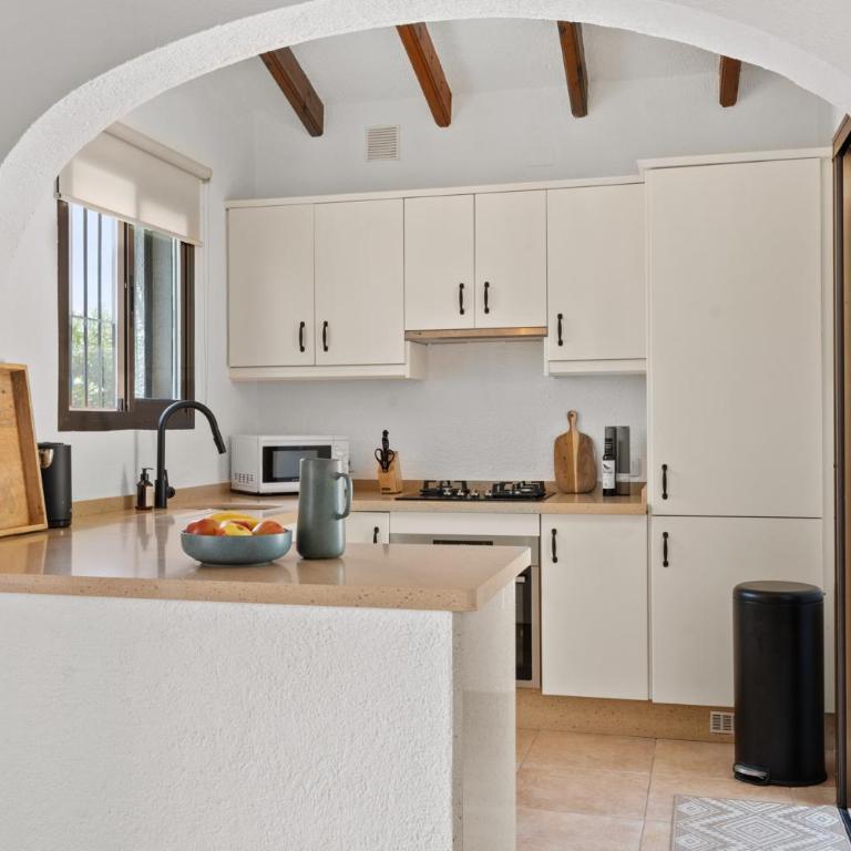 Villa Sunset Moraira mit eigenem Pool, Strandnähe, Klimaanlage, Heizung, Outdoor-Küche, Grill - Casa Vacacional de 3 dormitorios - 28