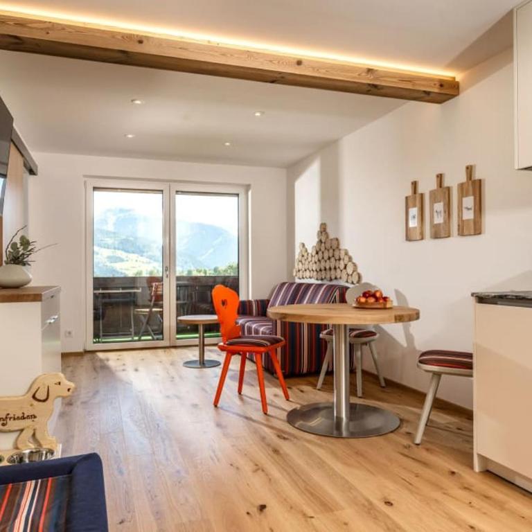 Almfrieden Hotel & Romantikchalet - Apartment mit 1 Schlafzimmer - 1