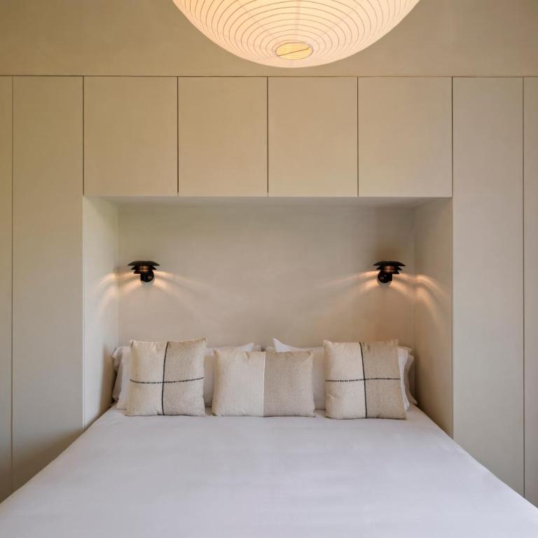 The Boulevard by Aspasios - Double Room with Balcony - 3