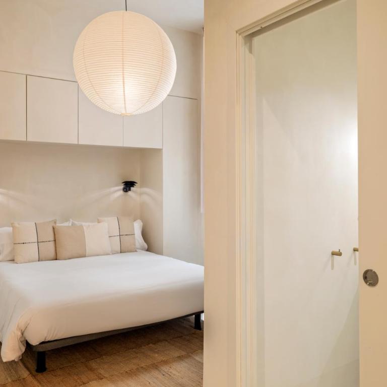 The Boulevard by Aspasios - Standard Double Room - 3