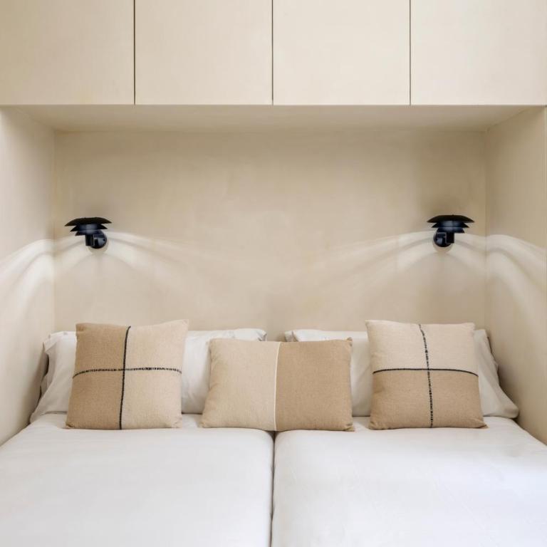 The Boulevard by Aspasios - Standard Double Room - 4