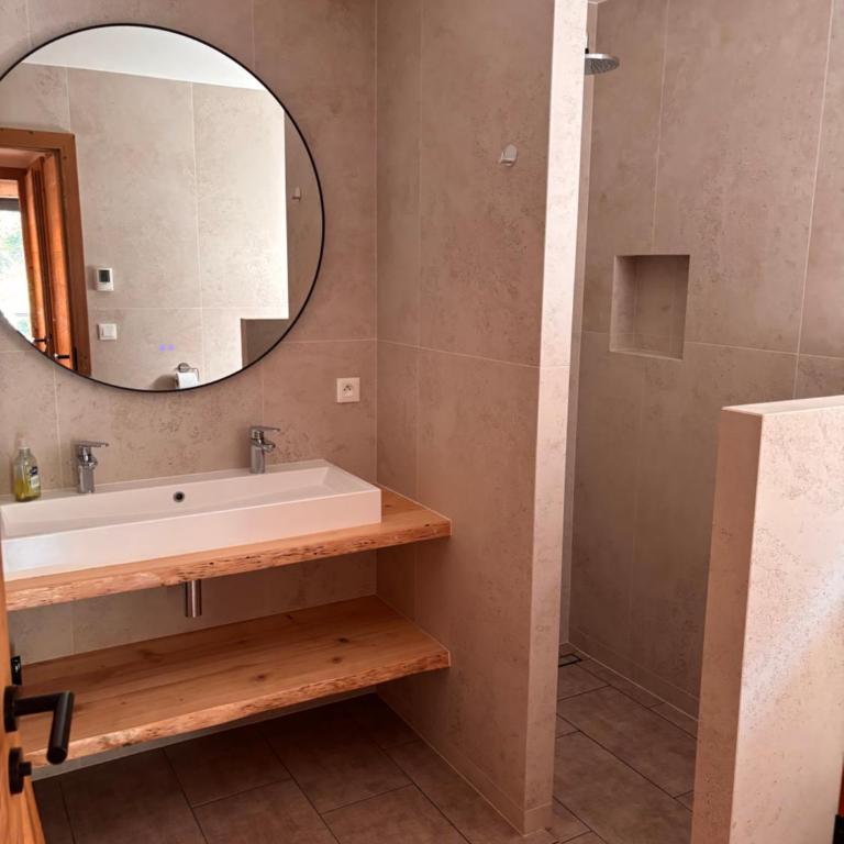 Le Savoisien, Appartement in centrum Chatel 150 m van ski-lift - Appartement 3 Chambres - 7