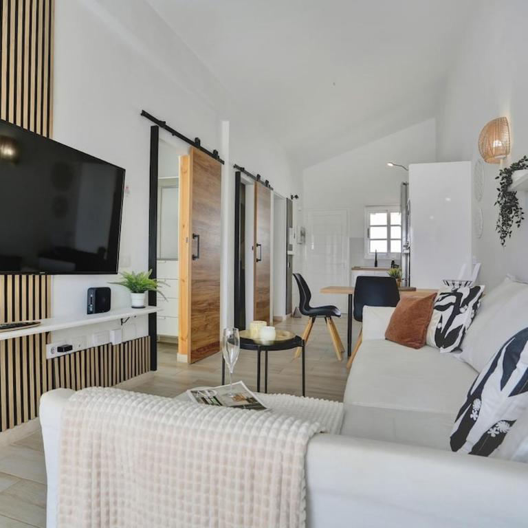 Quiet apartment perfect for couples - One-Bedroom Apartment - 10
