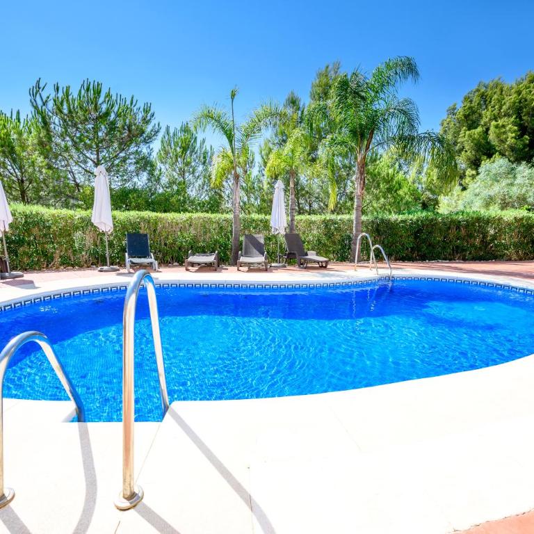 VILLA INTMA - GOLF - POOLS - Málaga,Marbella, Fuengirola - Fully Equipped - Three-Bedroom Townhouse - 4