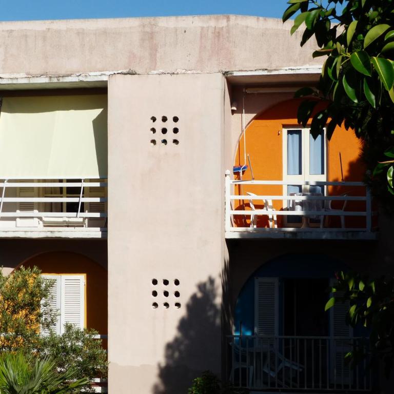 Piccolo bilocale al secondo piano - Appartamento con 1 Camera da Letto - 2