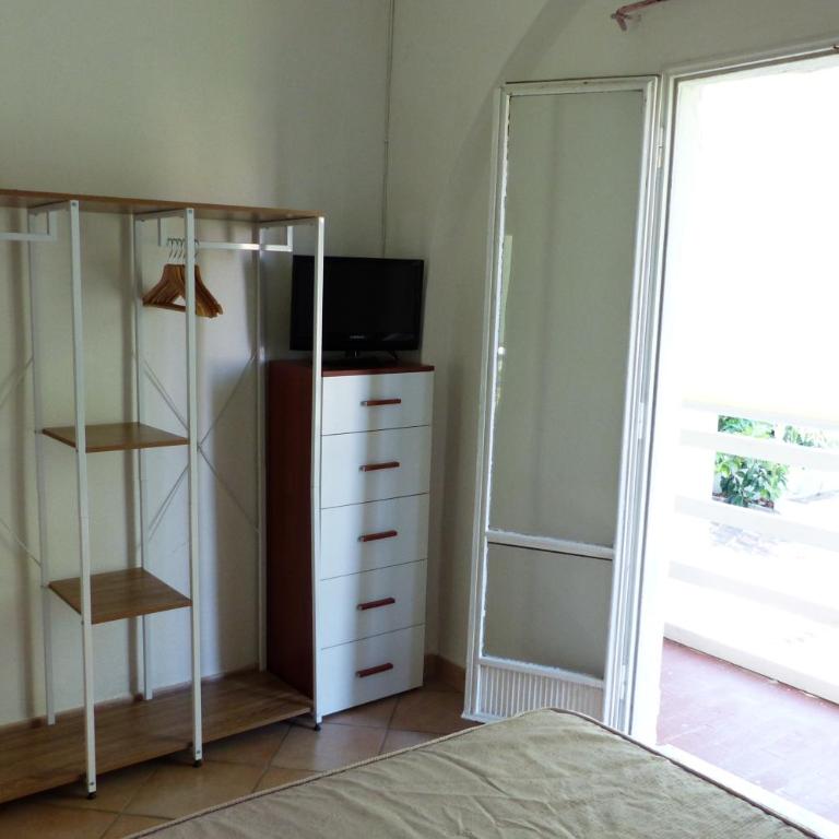 Piccolo bilocale al secondo piano - Appartamento con 1 Camera da Letto - 15