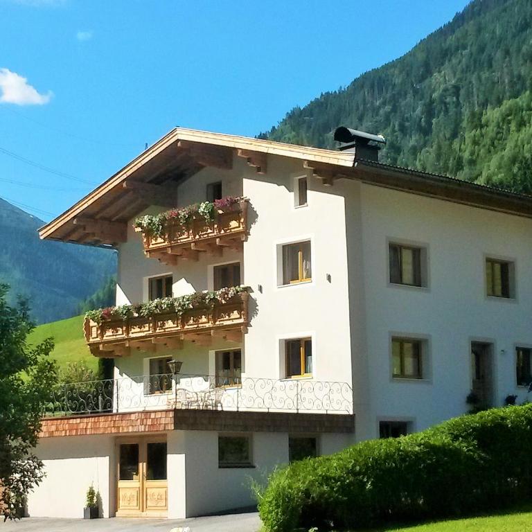 Haus Enzian - Apartment mit 3 Schlafzimmern und Balkon - 53
