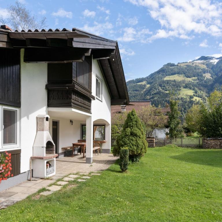 Chalet in Maishofen near Ski Slopes - Chalet mit 3 Schlafzimmern - 1