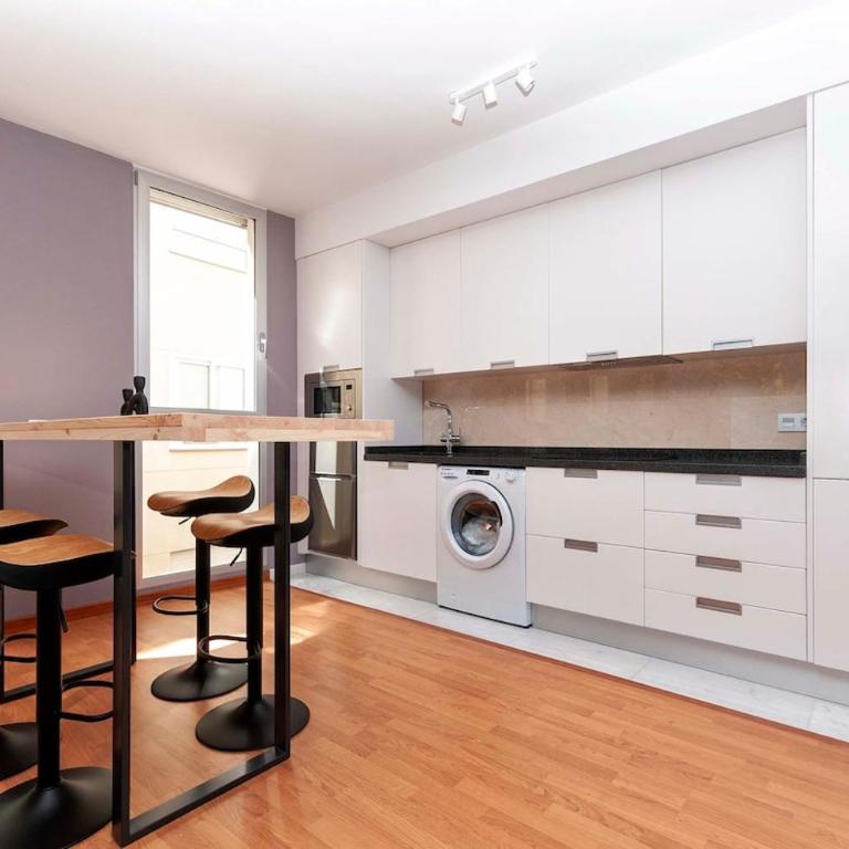 Modern 3rd floor loft in Alicante - One-Bedroom Apartment - 2