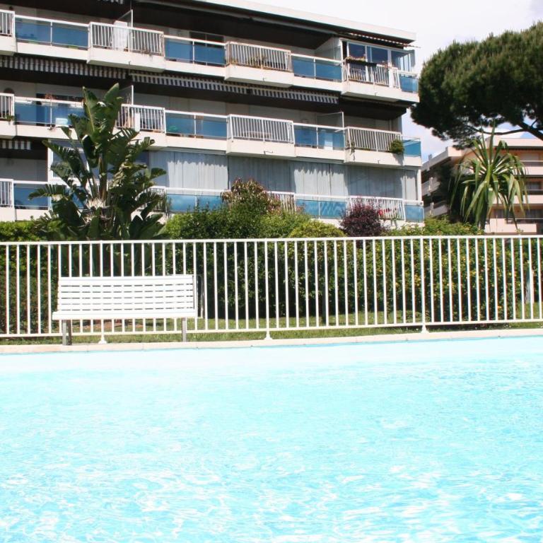 Rez de jardin en bord de mer - Apartamento - 32