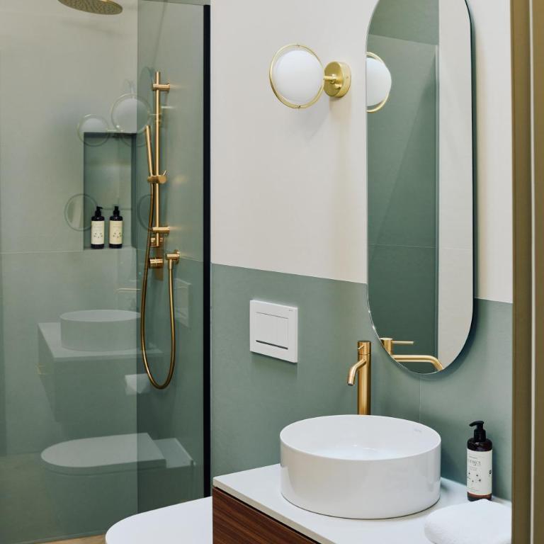 Vista Lakefront Boutique Hotel - Courtyard Superior Double Room with Terrace - 6