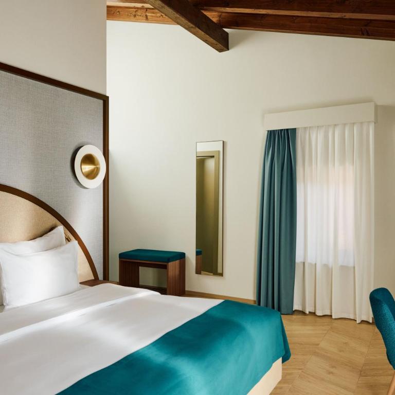 Vista Lakefront Boutique Hotel - Courtyard Superior Double Room with Terrace - 5