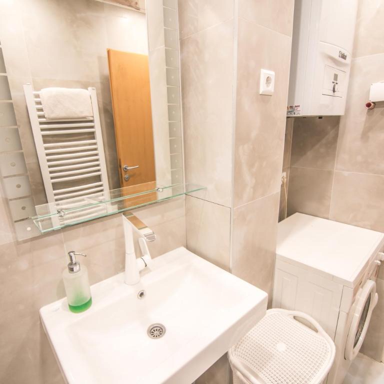 Kirsche Apartment - 85 sqm - Free parking - Two-Bedroom Apartment - 22