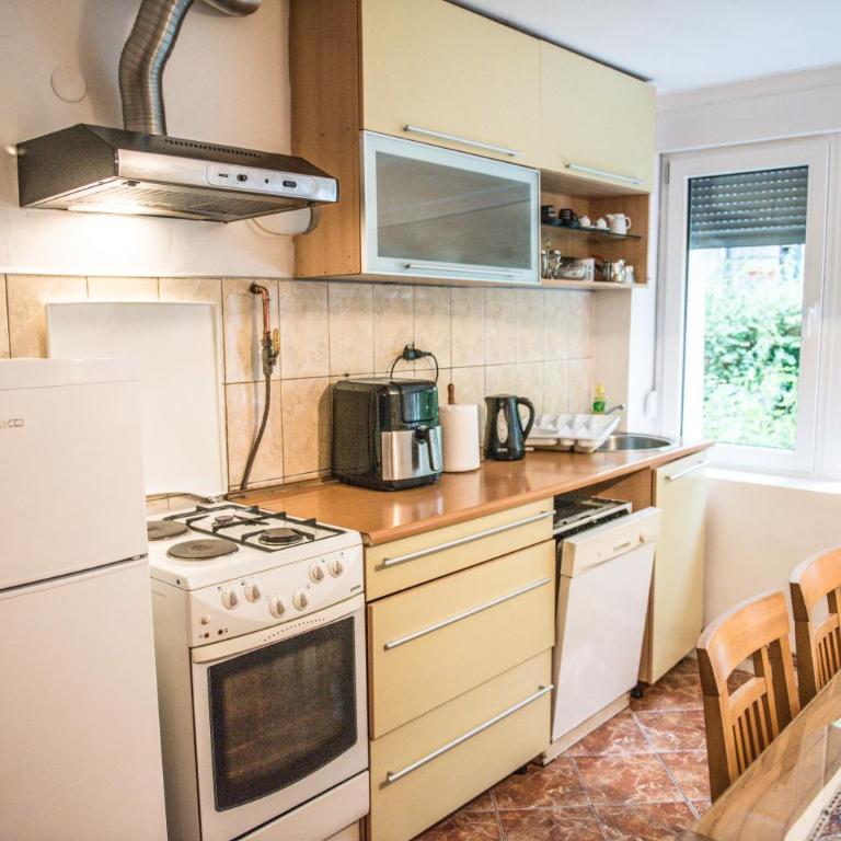Kirsche Apartment - 85 sqm - Free parking - Two-Bedroom Apartment - 26