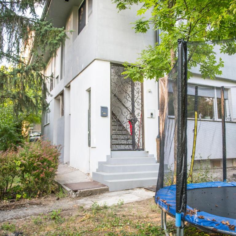 Kirsche Apartment - 85 sqm - Free parking - Two-Bedroom Apartment - 34