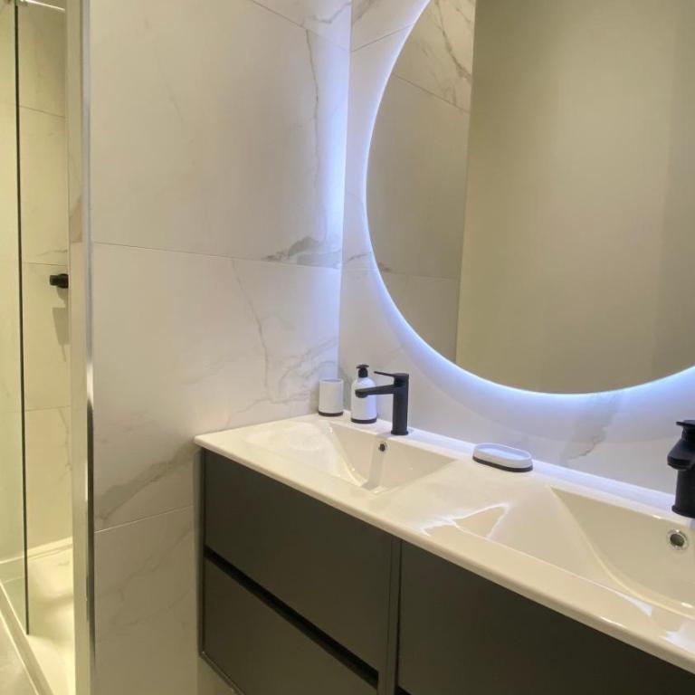 Duplex de charme au cœur du Triangle dOr - Appartement 2 Chambres Deluxe - 7