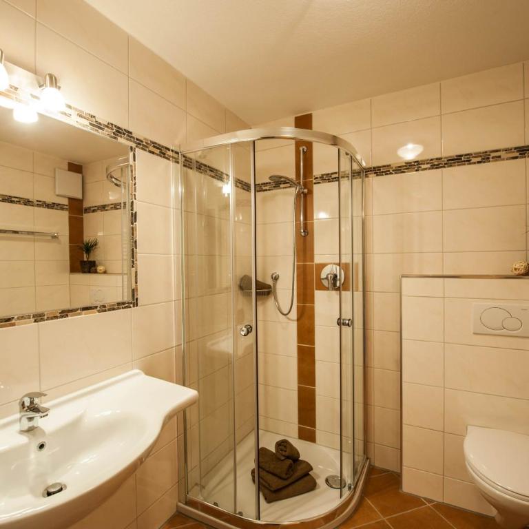Gästehaus Wöberlerhof - Doppelzimmer mit Balkon - 6