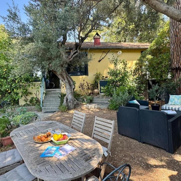 Petite maison en annexe indépendante au calme sur les hauteurs de Toulon - Haus mit 2 Schlafzimmern - 15