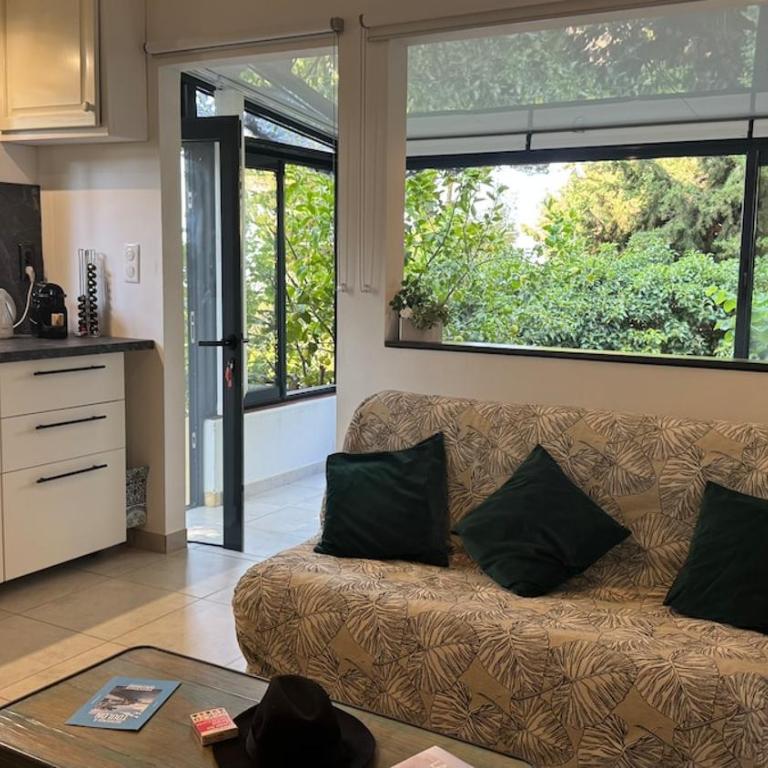 Petite maison en annexe indépendante au calme sur les hauteurs de Toulon - Haus mit 2 Schlafzimmern - 24
