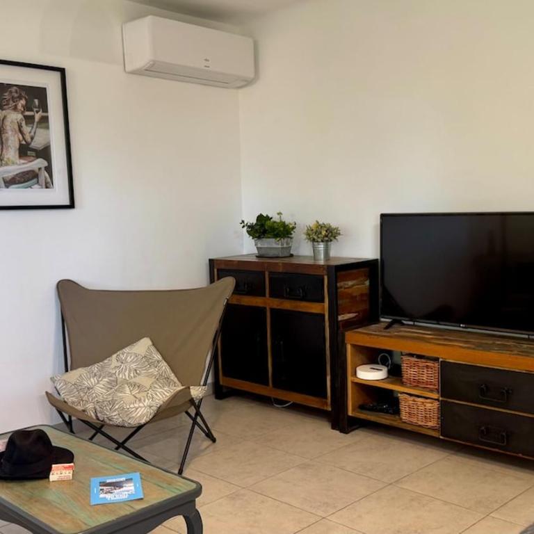 Petite maison en annexe indépendante au calme sur les hauteurs de Toulon - Haus mit 2 Schlafzimmern - 36
