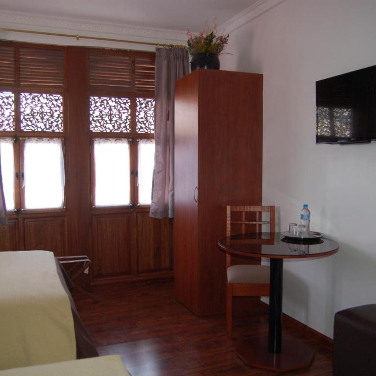 Hotel El Molino Alausí - Deluxe Double Room (2 Adults + 1 Child) - 4
