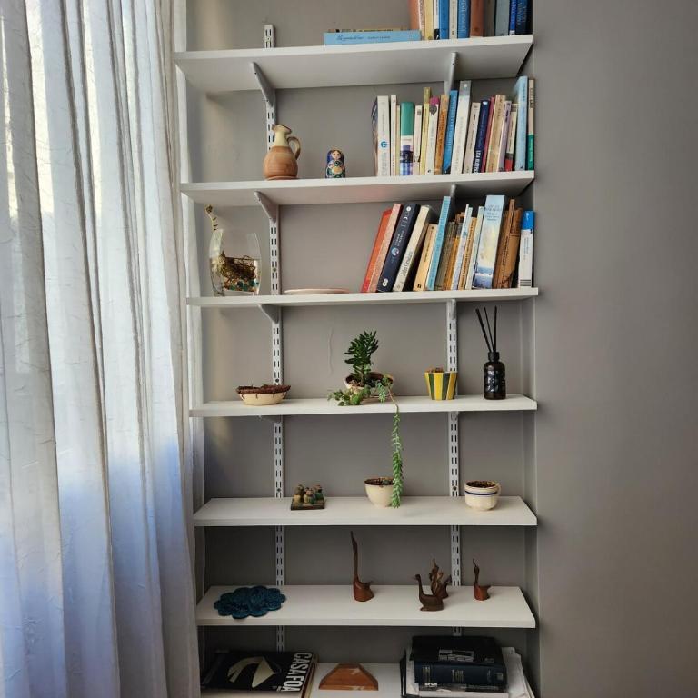 Luminoso y cómodo 3 ambientes, bien conectado - Apartamento de 2 dormitorios - 4