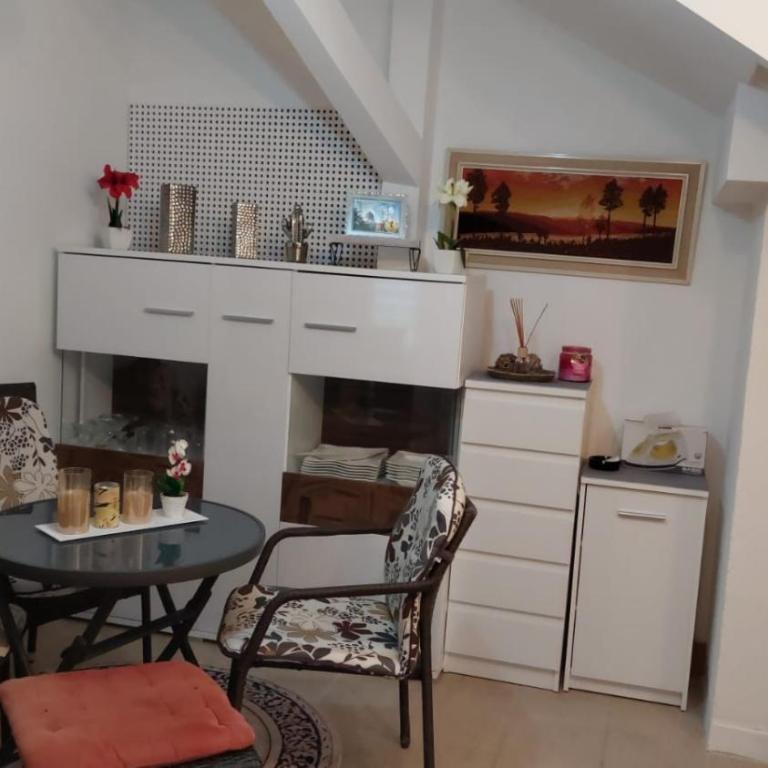 4 Room - 2 story Apartment Kuckovic - Three-Bedroom Apartment - 5