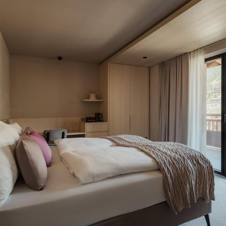 Hotel COSMEA - Your Dolomites & Honeymoon experience - Camera Matrimoniale con Balcone - 3
